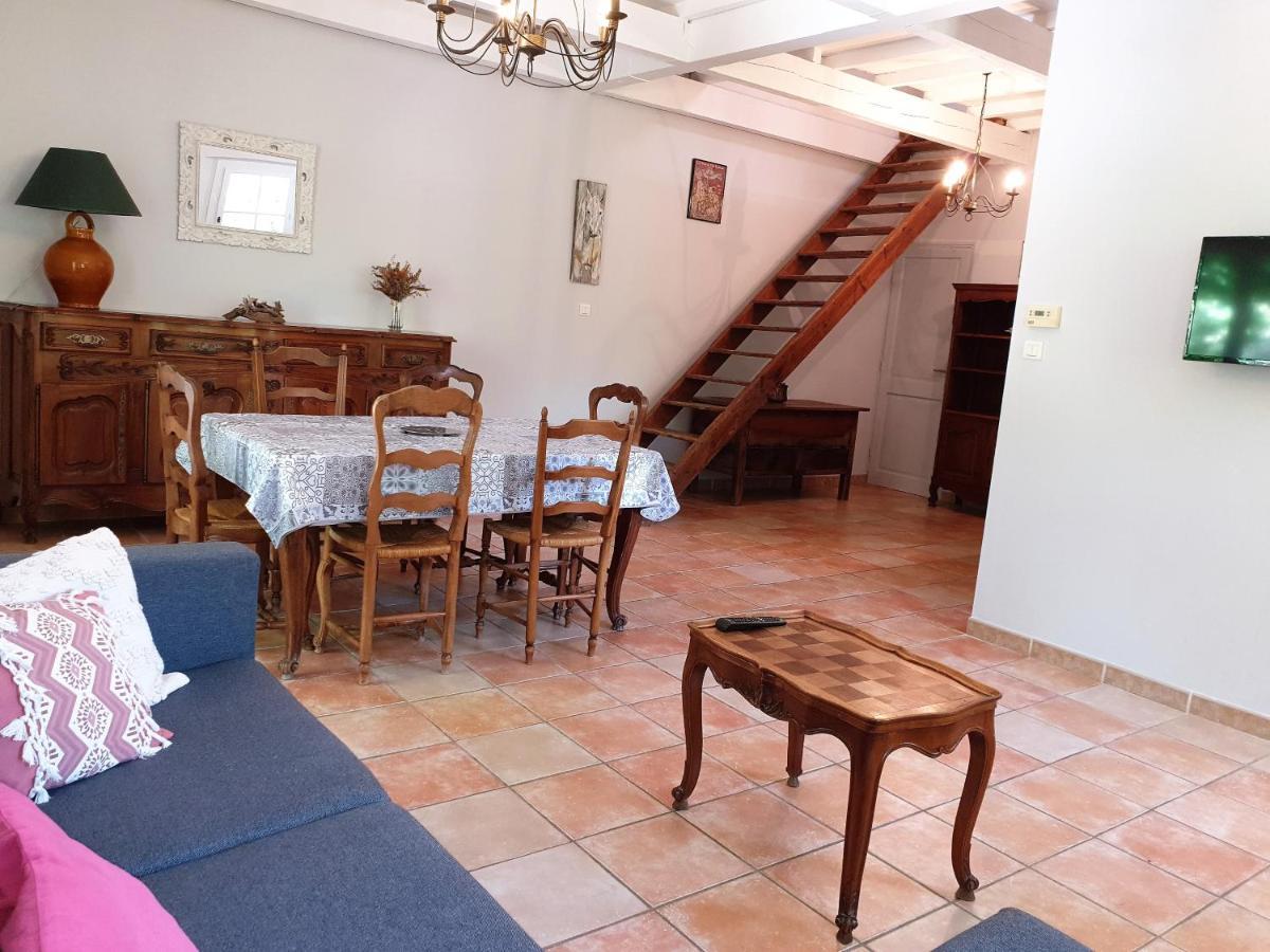 Manade Blanc - La Feniere Holiday home *