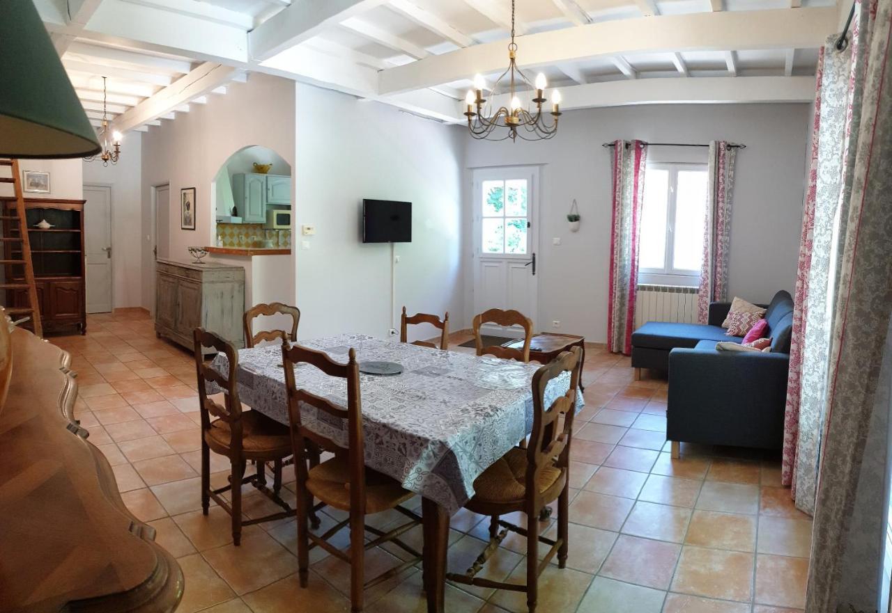Manade Blanc - La Feniere Holiday home *